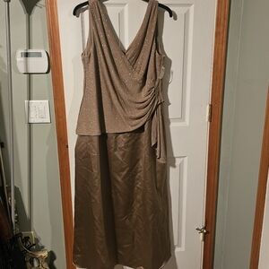 Patra woman's size 18 formal dress gown